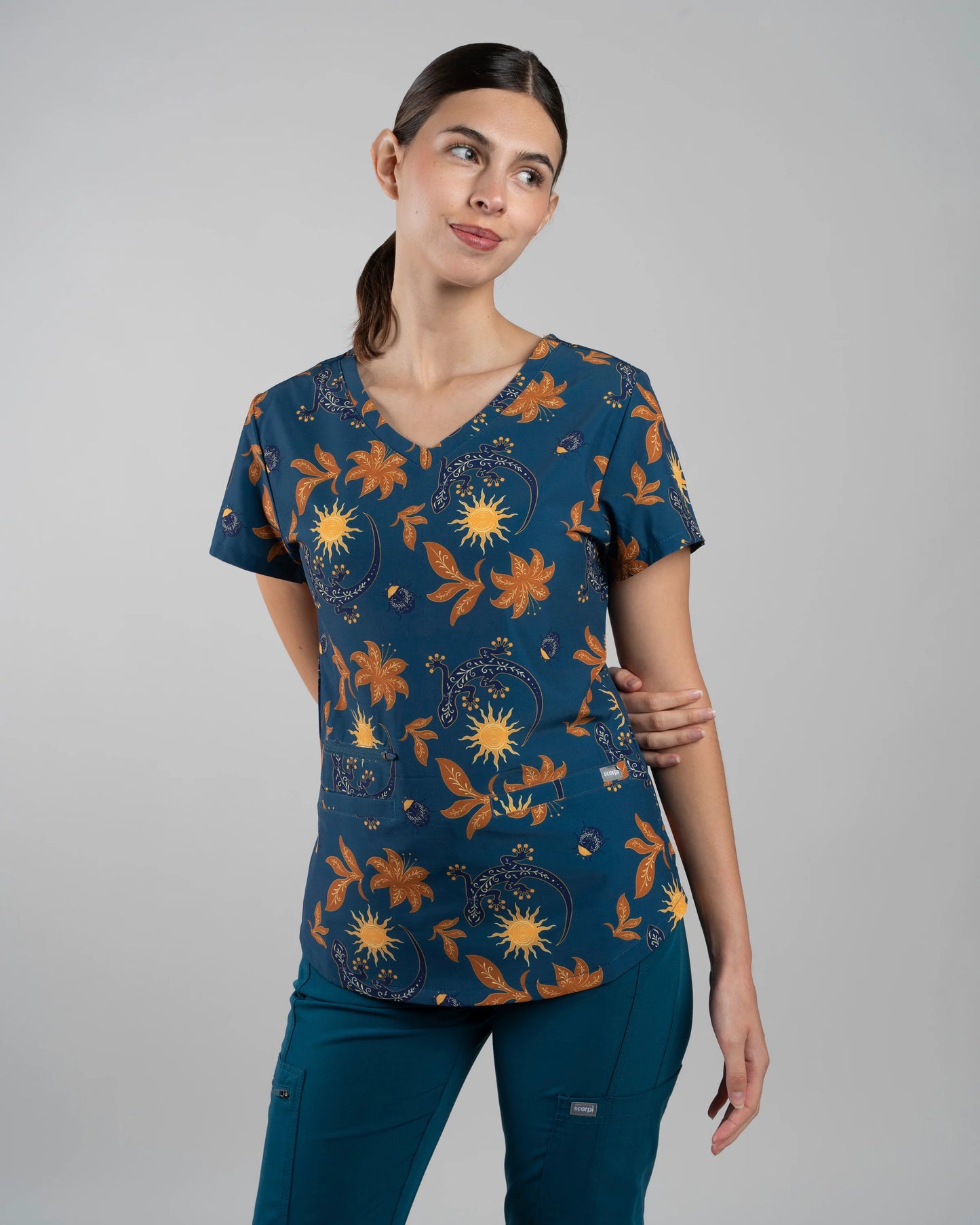 TOP ESTAMPADO LAGARIA Y CALISIA